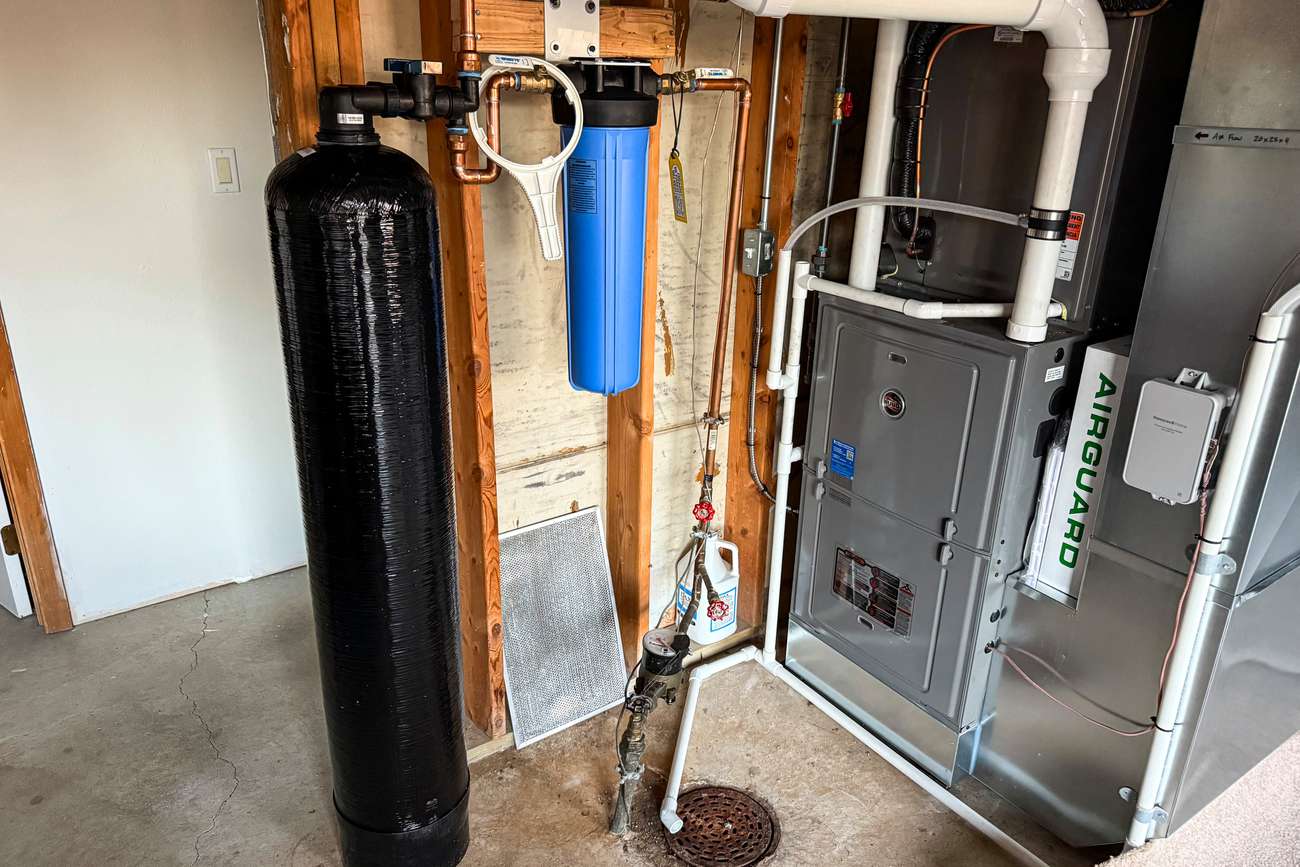Salt-free water softener